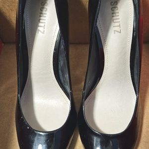 Shutz Classic Patent leather pumps